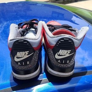 Jordan ck5692-600 in bad shape